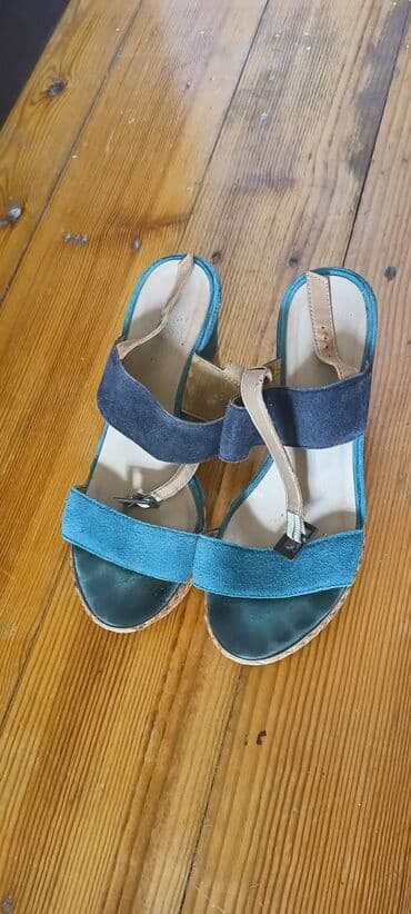 белые босоножки на тракторной подошве: Размер: 39, Б/у — 1