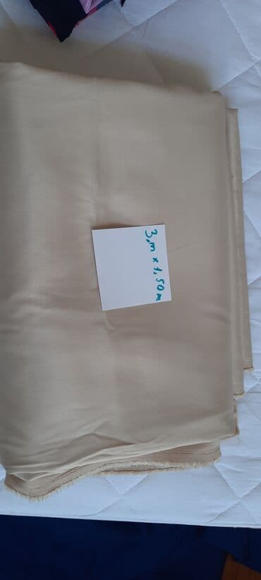 atlas parça qiyməti: Qarışıq şifon5azn
Yaşıl güllü 8azn
Gül qurusu 7 azn.
Bej 20 azn — 6