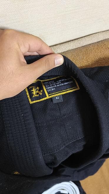 Kingz BJJ kimanosu.Cəmi 4 məşq geyinilib,hər dəfəsində də yuyulub.Yeni — 4