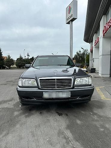 Mercedes-Benz C-Class: 2.4 l | 1998 il Sedan — 2