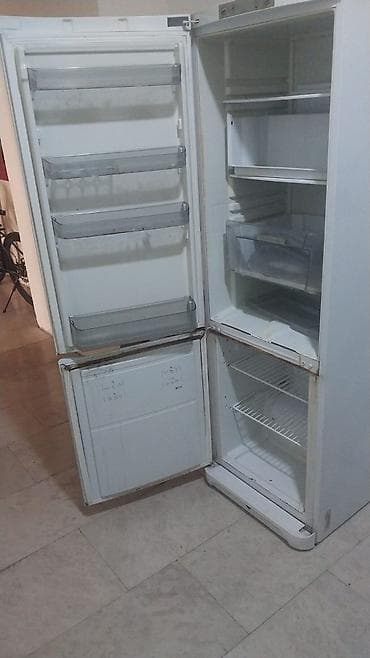 2 qapılı Beko Soyuducu Satılır, rəng - Ağ, Dispenserli