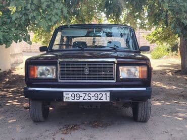 Tünd qəhvəyi rəngli Lada 2107 sedan avtomobili, 99-ZS-921 dövlət nömrə