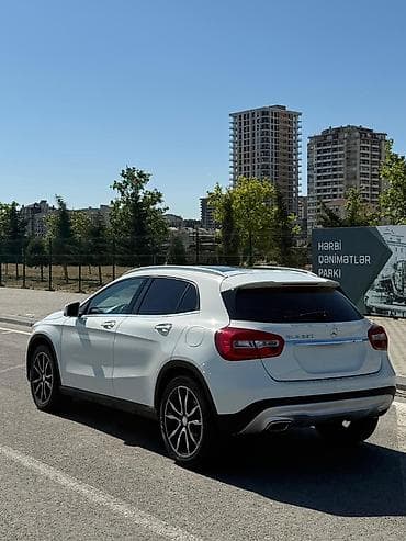 diffuser satisi: Mercedes-Benz GLA 250 İdel Vəziətdədi Vaxtı Vaxtnda Quluq Olunub Real — 3