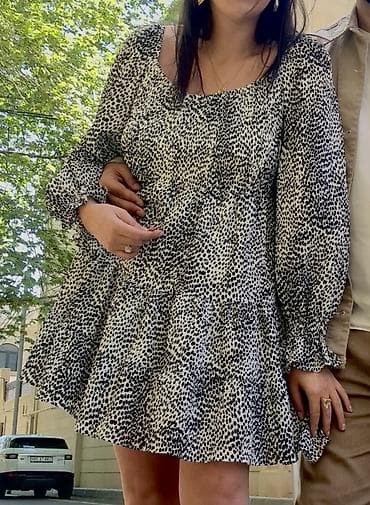 mini etek: Qara-ağ xallı naxışlı mini don - Model: A-kəsimli, pilləli ətəkli — 1