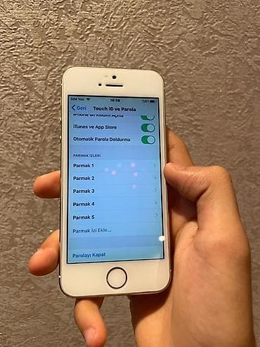 iphone 5 's: IPhone 5s, 16 GB, Qızılı, Barmaq izi — 9
