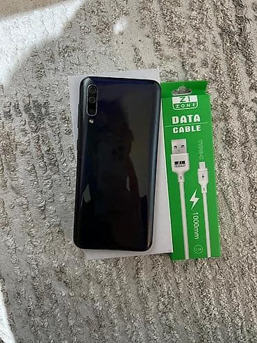 samsunq s2: Samsung Galaxy A50, 64 GB, rəng - Qara, İki sim kartlı — 3