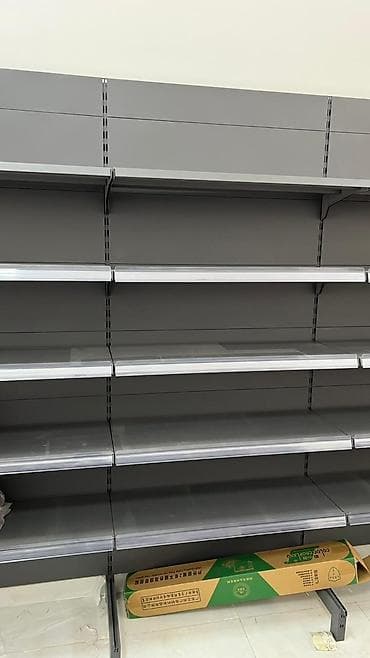 Stend vitrinləri: Mağaza üçün metal stendir (gondola tipli divar stendi) - Material — 2