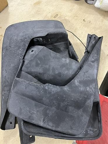 vaz hisseleri: Məhsul: Avtomobil üçün palçıqqoruyucu dəst (universal tip) Təsvir: - — 9