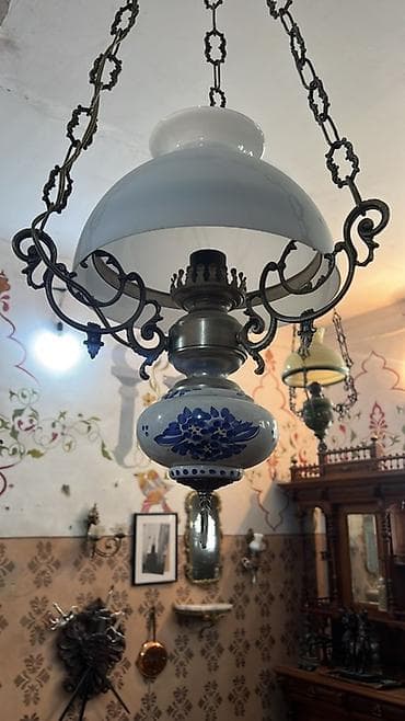 antik divan: Klassik asma kerosin lampalarının kolleksiyası - Üslub: XIX–XX əsr — 1