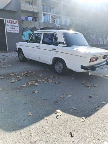 ваза напольная стеклянная высокая без узора: İli 1999 
Barter var — 3