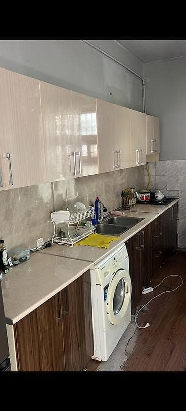Мебель: Mətbəx mebeli satılır 400₼. Ölçü 4m. Üzərində moyka verilir.Ünvann — 1