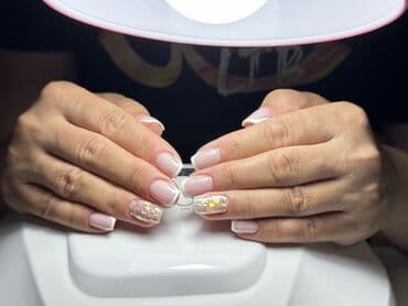 маникюр с выездом на дом: Manikür, Dırnaq qaynağı — 1