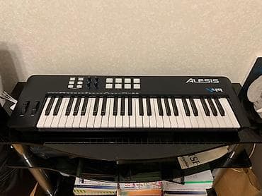 Alesis V49 USB/MIDI klaviatura-kontrolör ideal vəziyəttədir,1 ildir