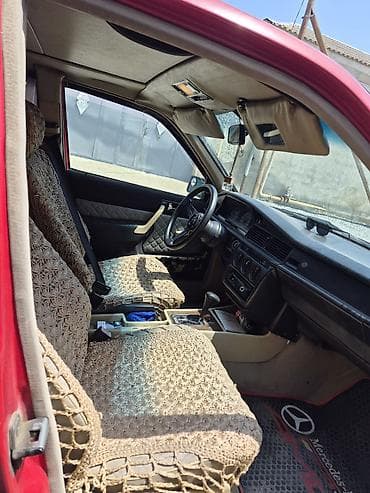 mersedes c300: Mercedes-Benz 190 (W201): 2 l | 1990 il Sedan — 6