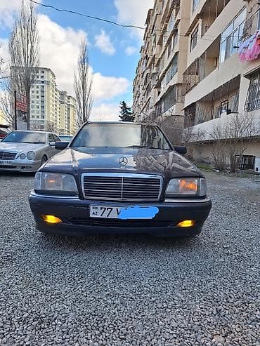 Mercedes-Benz C-Class: 2.2 l | 1997 il Sedan
