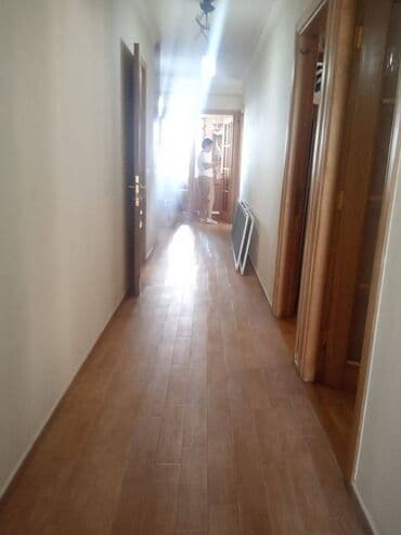 kirayə ev ayliq: Nərimanov metrosuna yaxin 11 mertebeli binanın 7-ci mərtəbəsində — 8