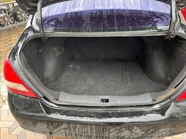 c klass mersedes: Nissan Tiida: 1.8 l | 2007 il Sedan — 8