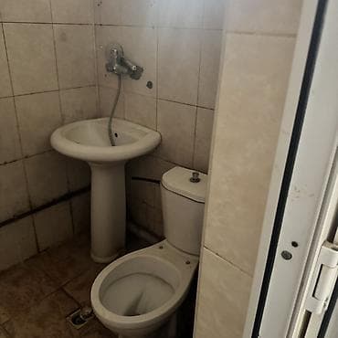 tula: Sanitar qovşaq dəsti – kiçik hamam/tualet üçün - Tualet qabı: arxa su — 1