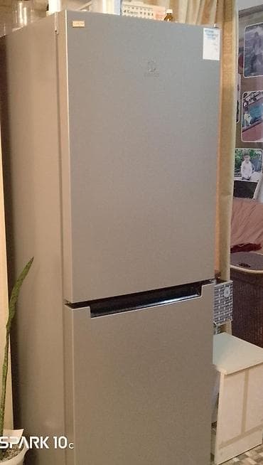 malax meyve: 2 qapılı Indesit Soyuducu Satılır, rəng - Boz — 3