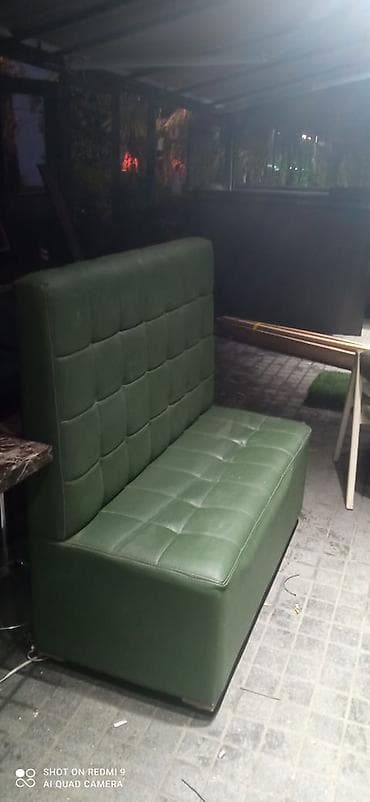 masa kafe: Kafe üçün divan oturacaqları satılır. 10 ədəddir, hər biri 45 AZN — 4