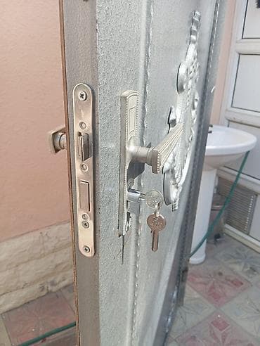 Seyf qapı rasotka ile istifadə olunmayıb Super veziyyetde. Qalın — 4