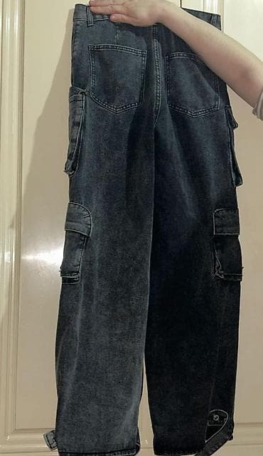 jeans: Geniş kəsimli, tünd-boz yuyulma effektli cins kargo şalvar az — 3