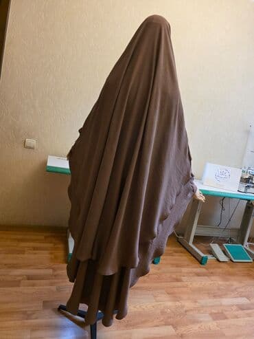 Ev geyimləri, pijamalar: 2 qat ve alin hissesi kolgeli ximar. Yenidir. 2ci el deyil. Material — 4