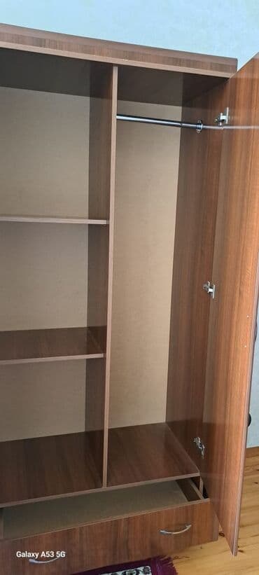 3 qapılı dolab: Açılan, 2 qapılı Düz dolab, Qarderob, paltar dolabı — 3