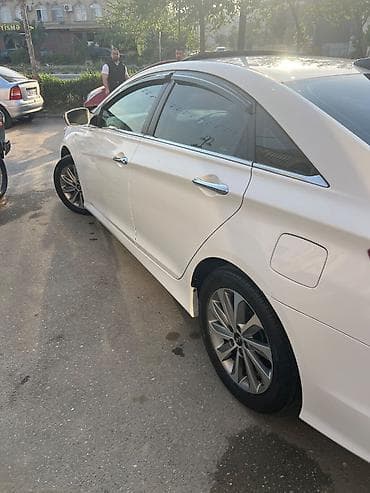 traktor satlir: Hyundai Sonata: 2 l | 2014 il Sedan — 5