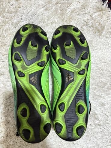 qarabağ vs galatasaray: Butslar Adidas — 2