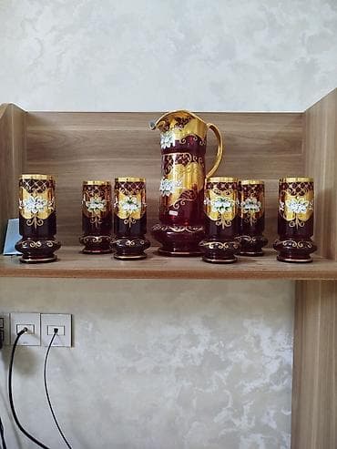 Rəng - Bənövşəyi, Şüşə, Çexiya — 1