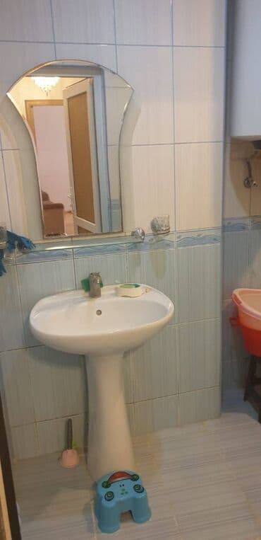 ramanı evlər: Mənzil yalnız dövlət işində işləyən ailəyə kirayə verilir yəni stabil — 6