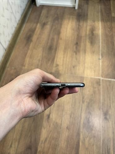 realme 17 pro max: IPhone 8 Plus, Qara, Qırıq — 5