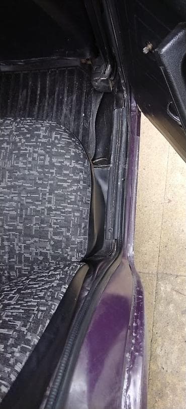 s150 satılır: VAZ 2107, tünd bənövşəyi rəngdə sedan. - Kuzov: klassik “yeddisi” — 6