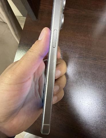 tab 15: Məhsul: Smartfon (paslanmayan polad rəngli korpus, düzbucaqlı — 4