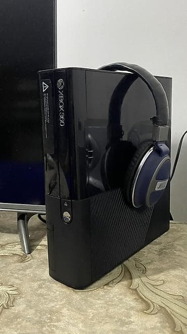 İkisidə əla vəziyətdə televizor 3 gündü açilib karopkadan yenidi xbox — 1