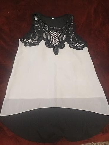 c95 smart saat: Qadın bluzası – qara-ağ rəngli, krujeva detallı - Model: qolsuz — 1