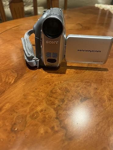 sony camera: Sony Handycam rəqəmsal videokamera — DCR‑HC17E (PAL) - Daşına bilən — 1