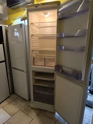 islemis soyducu: 2 qapılı Hisense Soyuducu Satılır, rəng - Ağ — 2