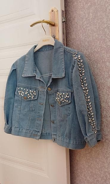 cins pencek: Cins pencək.Yenidir.Heç geyinilməyib.Qaşları çox gözəl görünür.Qaşları — 2