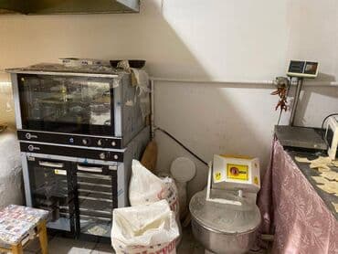 novxani restoranlar: İnşaatçılar metrosunun yaxınlığında,43 kv.m sahəsi olan, bütün — 14