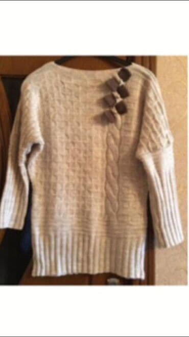 düyməli qadın koftaları: Qadın geyimləri dəsti – 4 ədəd bluz/sviter Her biri 4 manatdır — 1