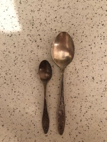 yuxuda sınıq qab gormek: Salam 12 eded boyuk temiz gumus qasiq ( qedimi gumus) 5 eded balaca — 1