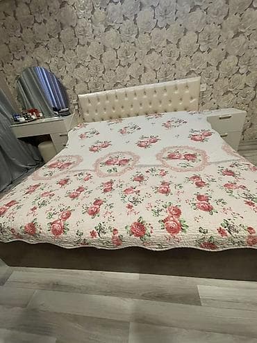 Tekstil: Yataq üçün rəng - Qırmızı Yataq örtüyü — 1