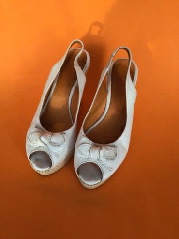 qoyun dərisindən ev üçün qadın şap şapları: Ölçü: 36, rəng - Ağ, İşlənmiş — 3