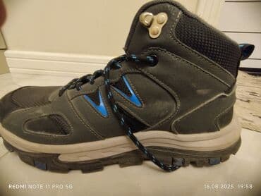 Ayaqqabılar: Kinetix X-Comfort texnologiyalı uniseks trekking botları. Bu botlar — 5