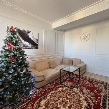 Комплекты диванов и столов: Açıq bej rəngli divan.həm künc həm düz istifadə etmək mümkündür.Düz — 2