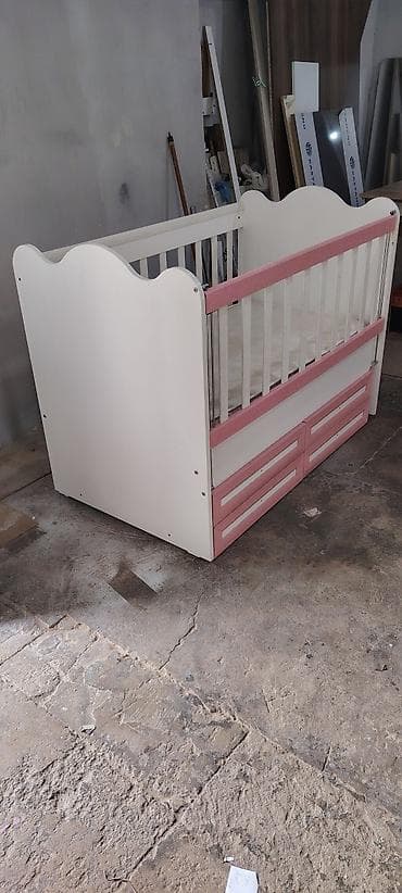 Beşiklər: Oğlan və qız üçün, Dördbucaq, Beşik, Matras ilə, Yellənmə mexanizmsiz — 2