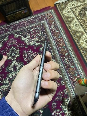 Bentley: IPhone 8, 64 GB, Qara, Barmaq izi — 5