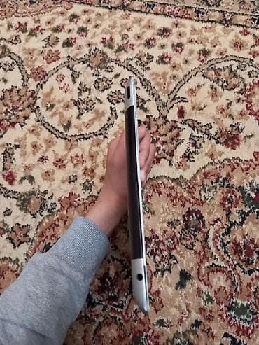 ipad pro 2018: İşlənmiş Apple iPad 3 (2012), 9,7", < 64 GB, Ünvandan götürmə — 3